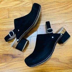 Dansko Marty Clog in Black Milled Nubuck Leather 37